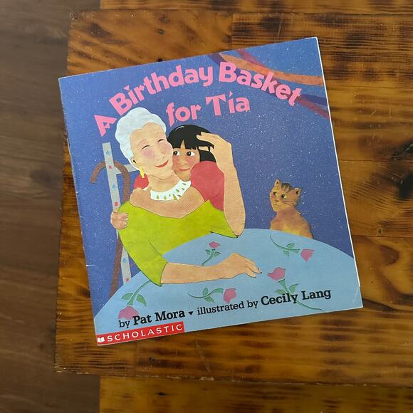 Vintage 1992 Scholastic A Birthday Basket For Tia Paperback Book - Picture 1 of 9